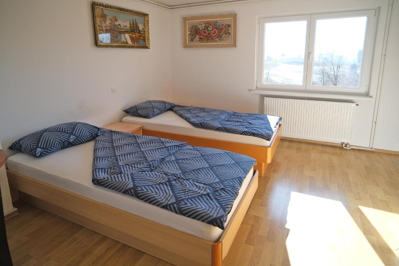 Sostanj Velenje Ravne Sobe Rooms Vrtacnik D O O Eksteriør billede