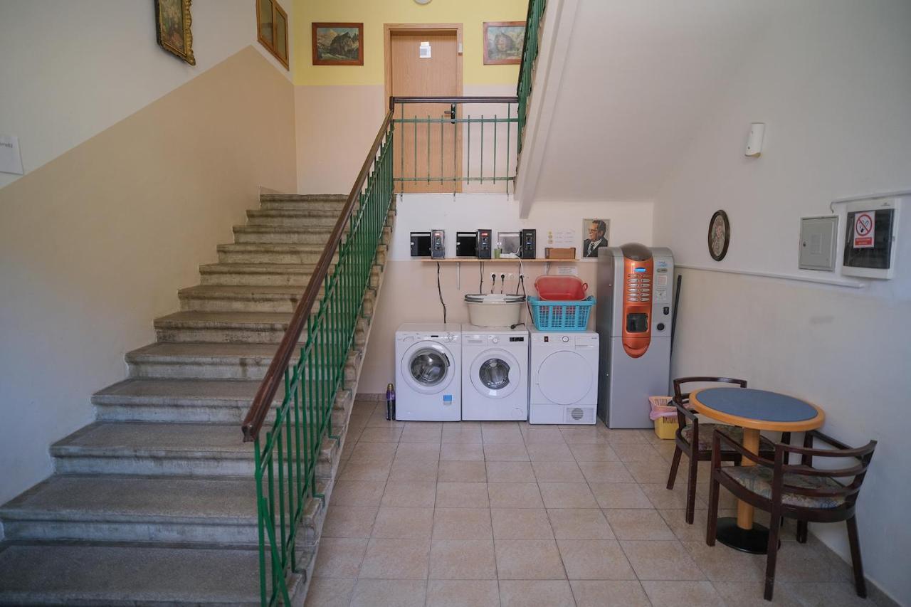 Sostanj Velenje Ravne Sobe Rooms Vrtacnik D O O Eksteriør billede