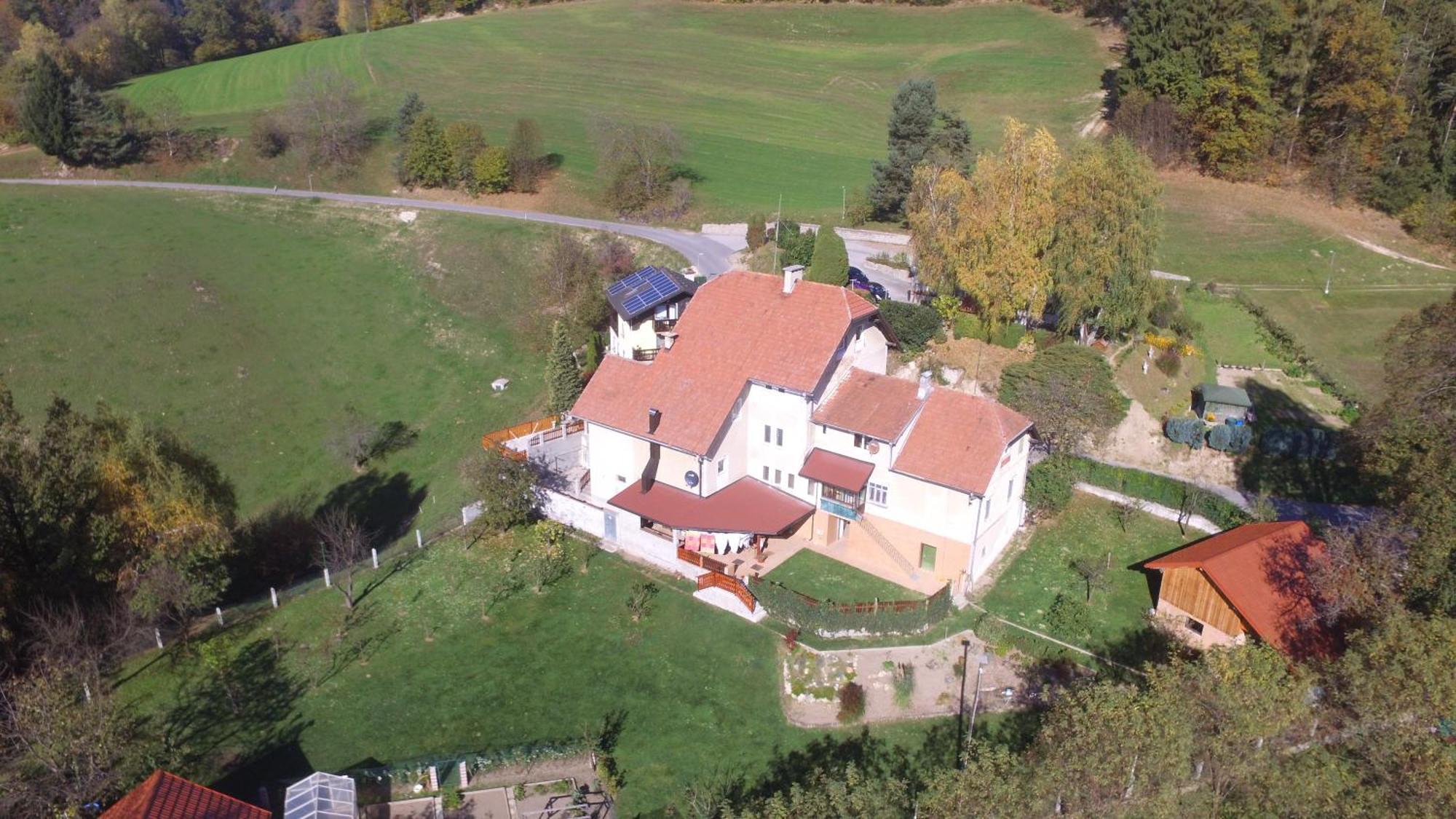 Sostanj Velenje Ravne Sobe Rooms Vrtacnik D O O Eksteriør billede