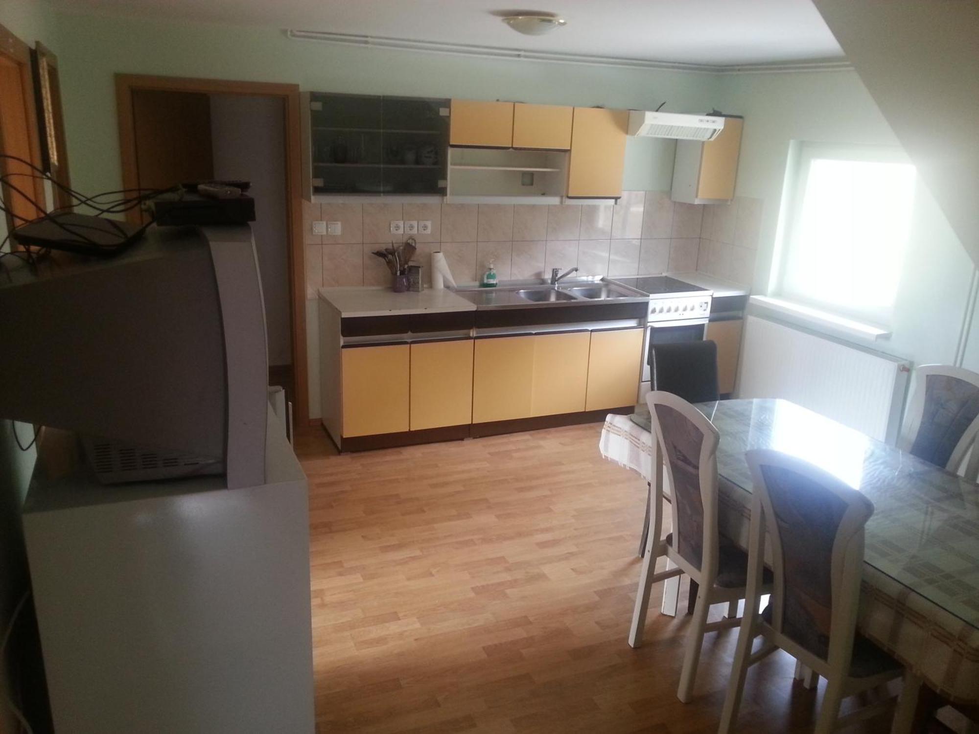 Sostanj Velenje Ravne Sobe Rooms Vrtacnik D O O Eksteriør billede
