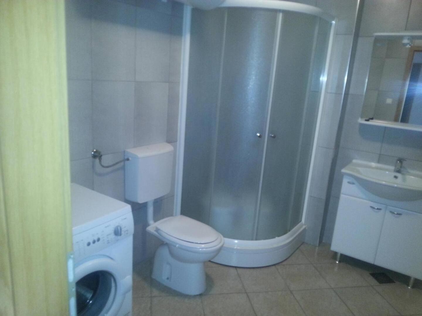 Sostanj Velenje Ravne Sobe Rooms Vrtacnik D O O Eksteriør billede