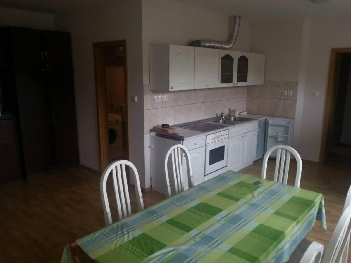 Sostanj Velenje Ravne Sobe Rooms Vrtacnik D O O Eksteriør billede