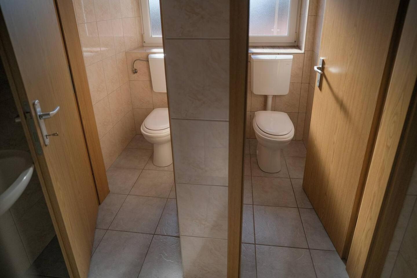 Sostanj Velenje Ravne Sobe Rooms Vrtacnik D O O Eksteriør billede