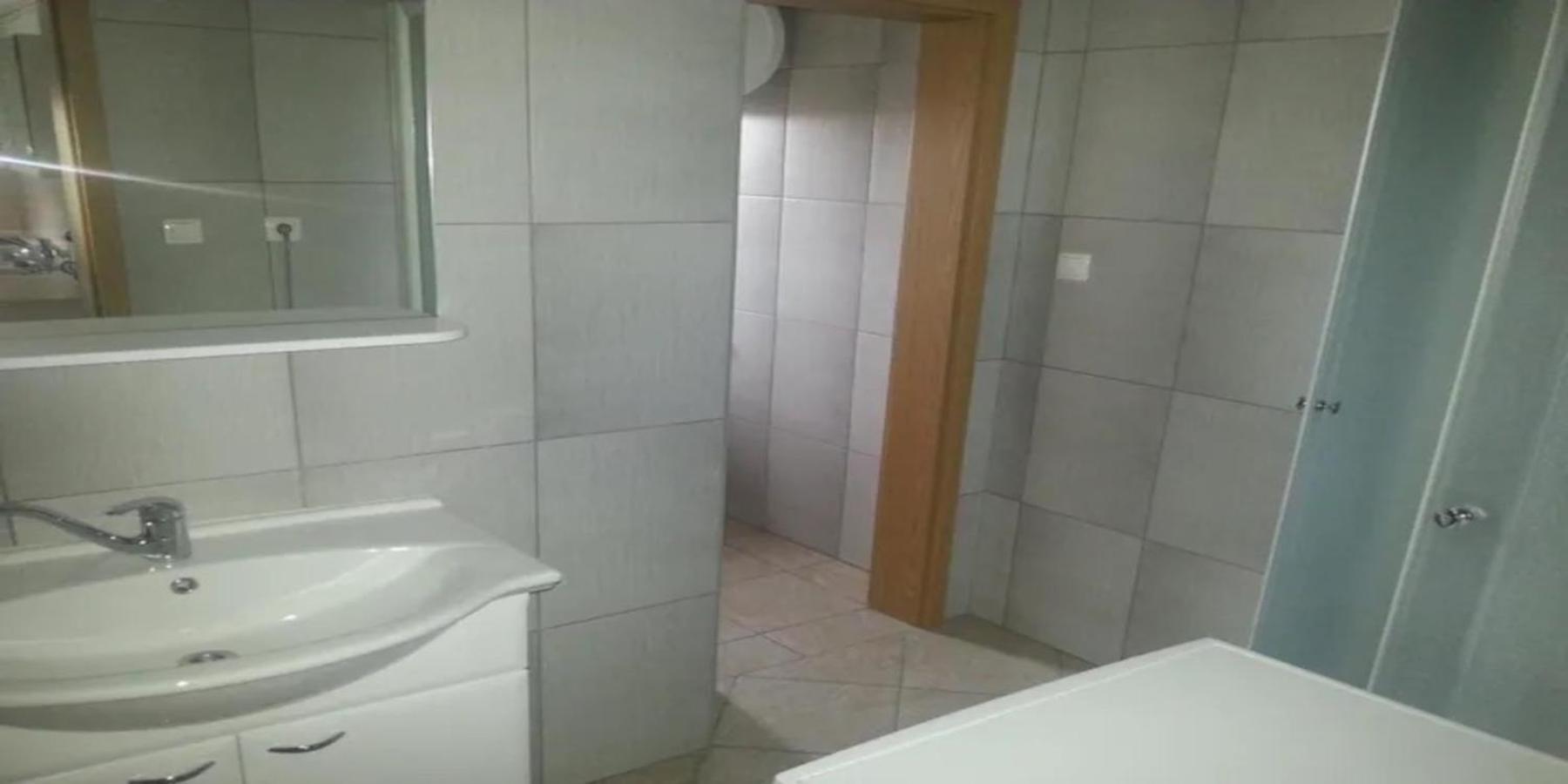 Sostanj Velenje Ravne Sobe Rooms Vrtacnik D O O Eksteriør billede
